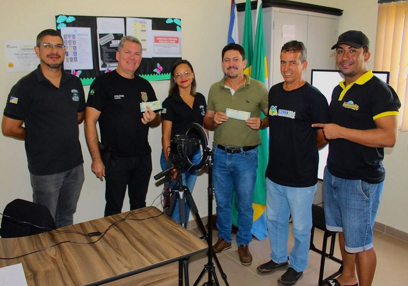 Equipe de identificação de Barrolândia recebe visita para implementação da nova Cédula de Identificação Nacional